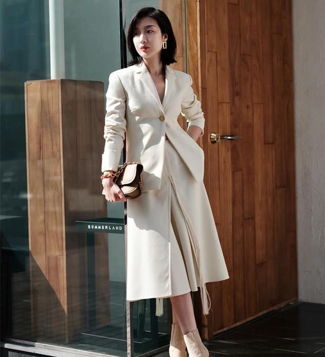 穿衣搭配|这是我见过最体面的职场女人，30岁+不留长发不戴帽子，优雅高级