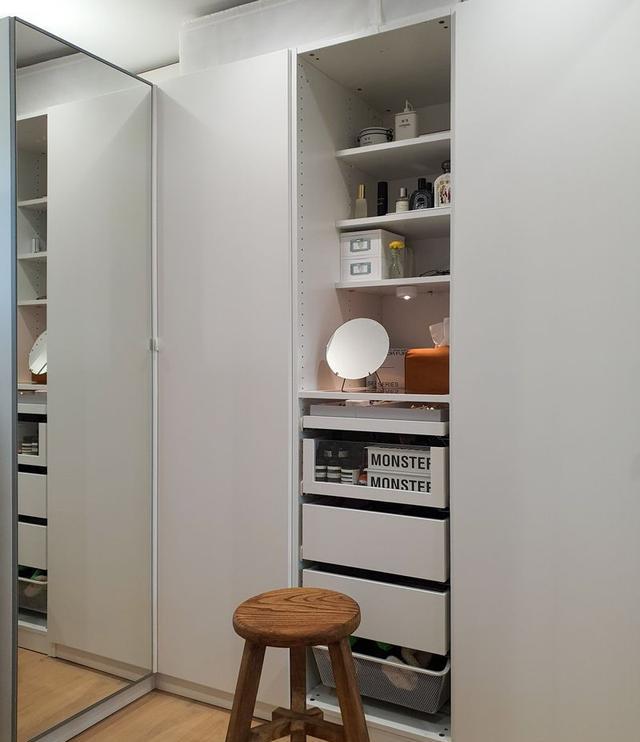 客厅“去电视化”,餐桌放到阳台,同样是80,怪不得他家更显大