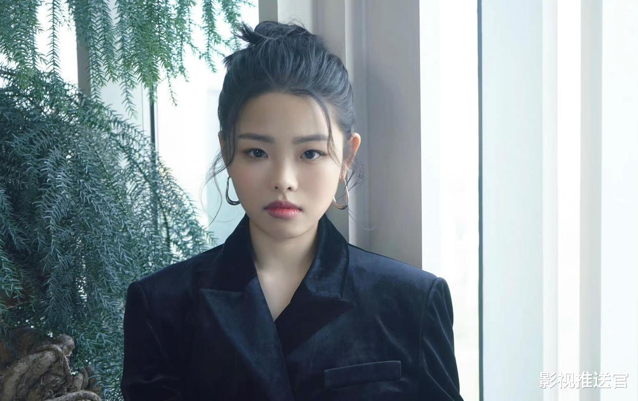 王莎莎|王莎莎身材变了脸没变?被嘲最丑童星,硕士学位带着《底线》归来