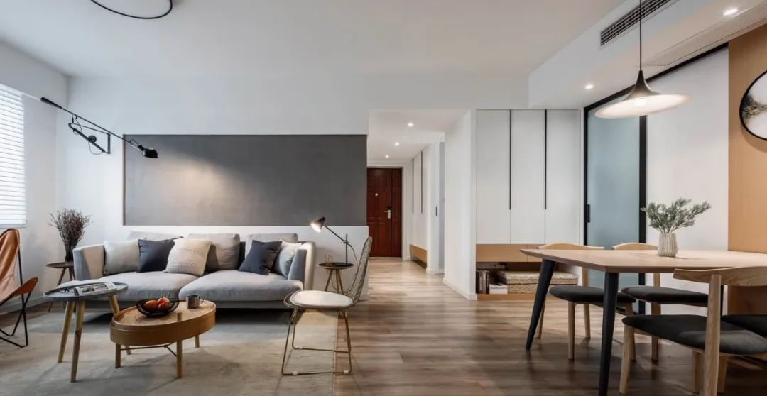 95m2只花7w:这个简约的温馨小两居,堪称本年度低预算之光!