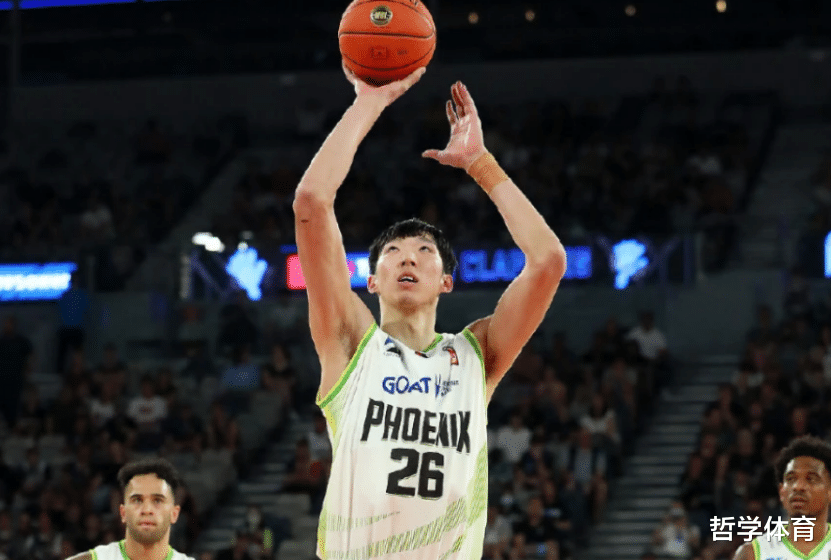 胡金秋|CBA四消息！胡金秋带儿子看长颈鹿，周琦回应收到NBA球队邀请