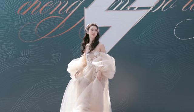 薛凯琪|好家伙!奔着twins追《乘风破浪》,却被40岁薛凯琪迷了眼