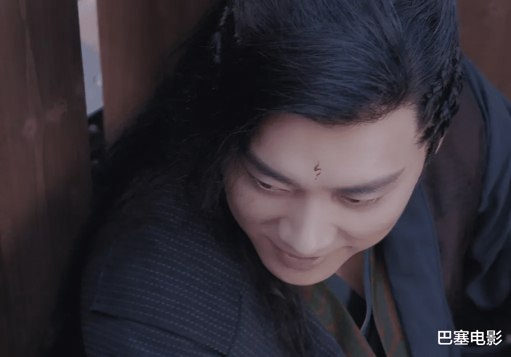 李易峰|2022首个古装剧,李易峰现失明演技,磨皮磨到嘴都没了,差评退货