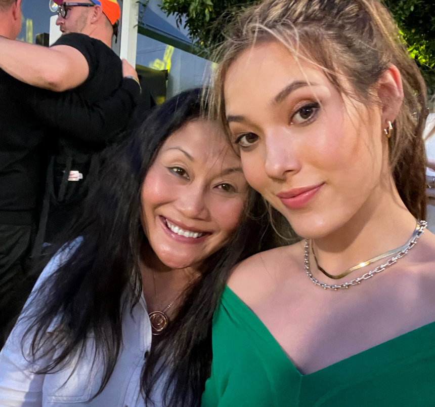 谷爱凌|16万点赞+7000评论!谷爱凌三八女神节送祝福,3小时力压娱乐圈顶流