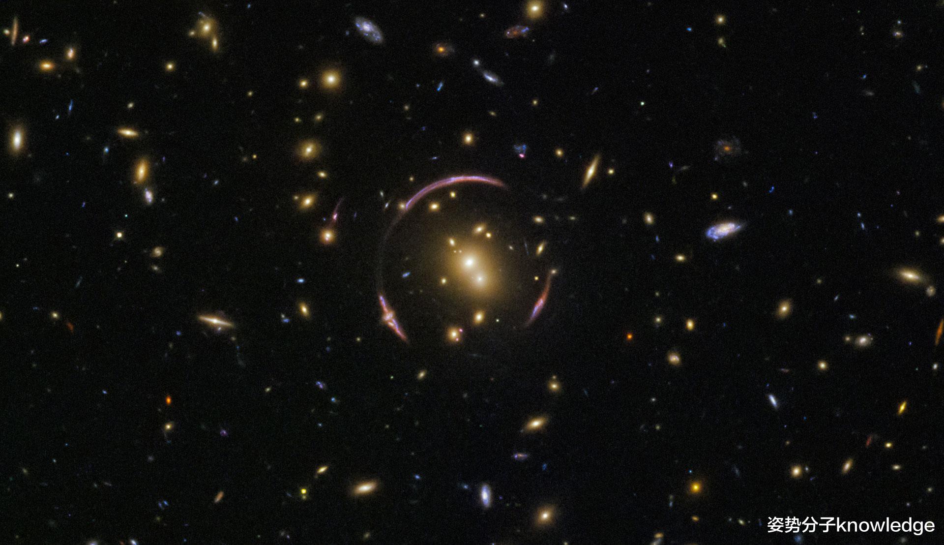 120亿光年外,遥远星系产生最完美的爱因斯坦环!这是什么现象
