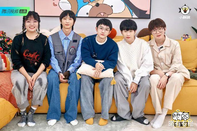 李雪琴|李雪琴录节目穿59块衬衫，综艺人搬砖也太省钱啦