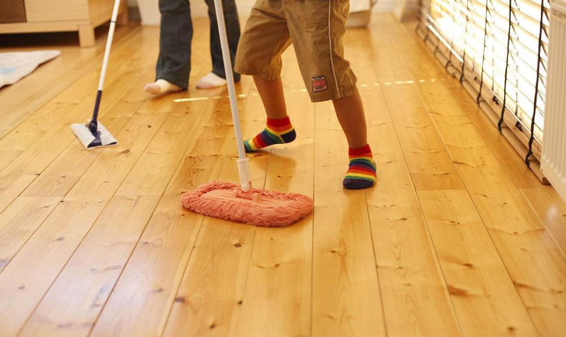 安装地板前后没注意,踩上去发出声响?教你们如何避免!