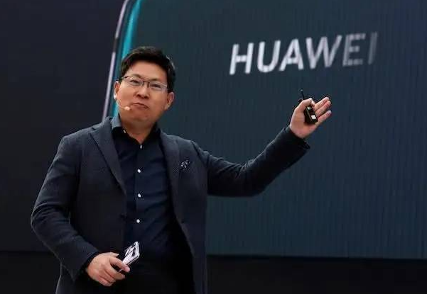 iPhone 14 Pro|央视正式发声，鸿蒙即将“脱胎换骨”，外媒：还是低估华为了