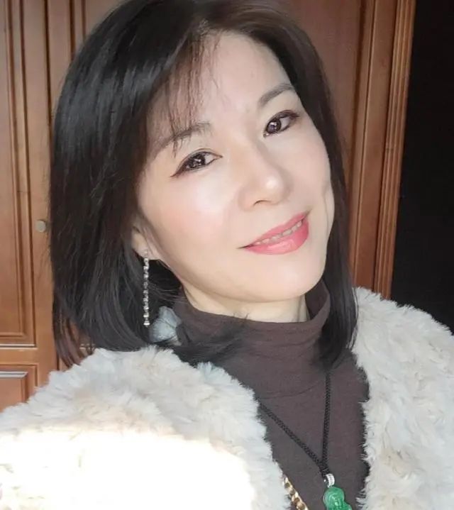 护肤 50岁女人如何“有效护肤”？别再跟着年轻人“抹脸”，难怪效果差