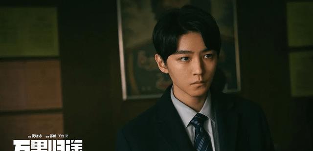 杨紫|《长空之王》预售领先,但品质存疑?《万里归途》提前点映拼口碑