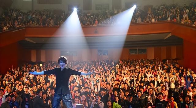 魔术|“顶流魔术师”,因春晚一夜爆红,后来跌落神坛到底经历了什么?