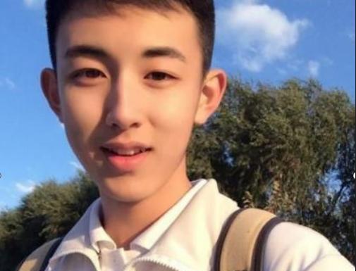 初中公布“三不过”发型，女生直言太丑，与“不良头型”对比鲜明