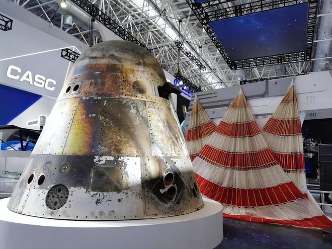神舟十四号发射成功!为何神舟只能坐3人,龙飞船最多能坐7人?