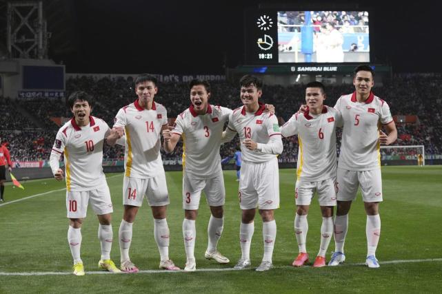 日本队|1-1！12强赛爆大冷！越南客场终结日本6连胜，国足提前锁定B组第5
