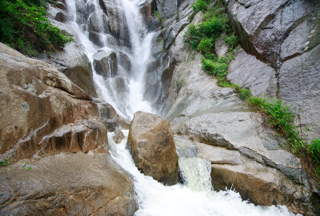 |雨后的海阳瀑布群,壮观