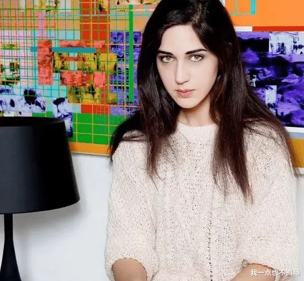 戛纳|因“艳照门”成为全国笑柄，如今打败汤唯成为戛纳影后：洒脱背后，是半生夜路