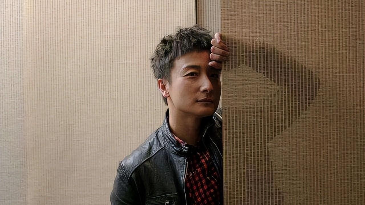 方力申|方力申和小15岁港姐地下情曝光,风水大师李居明称他俩注定有姻缘