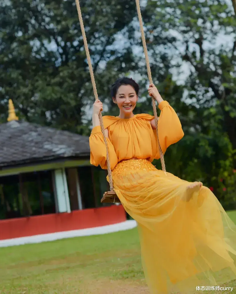 运动|岁月不败美人，如今51岁，再次刷新了我对年龄的认知，运动很重要