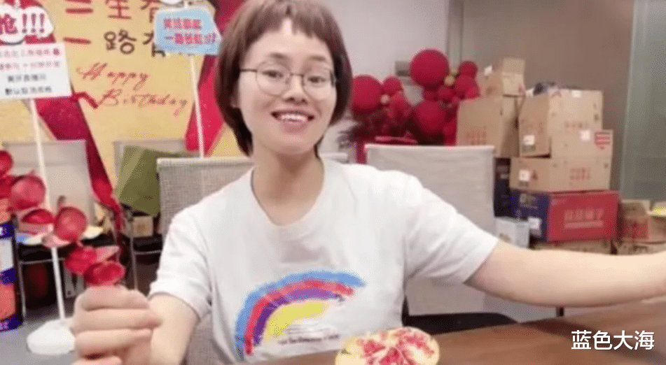 带货|彩虹夫妇:曾住8平方米出租屋,如今年入千万,到底是怎么做到的