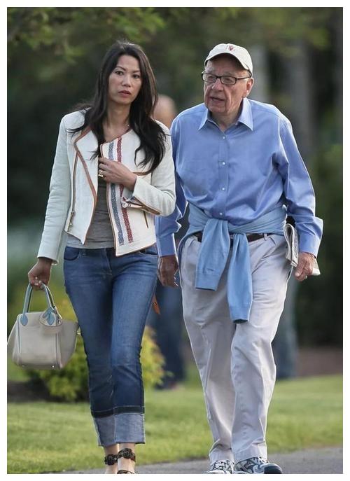 邓文迪|邓文迪默克多21岁大女儿恋爱了！顶级白富美大方晒照秀恩爱引关注