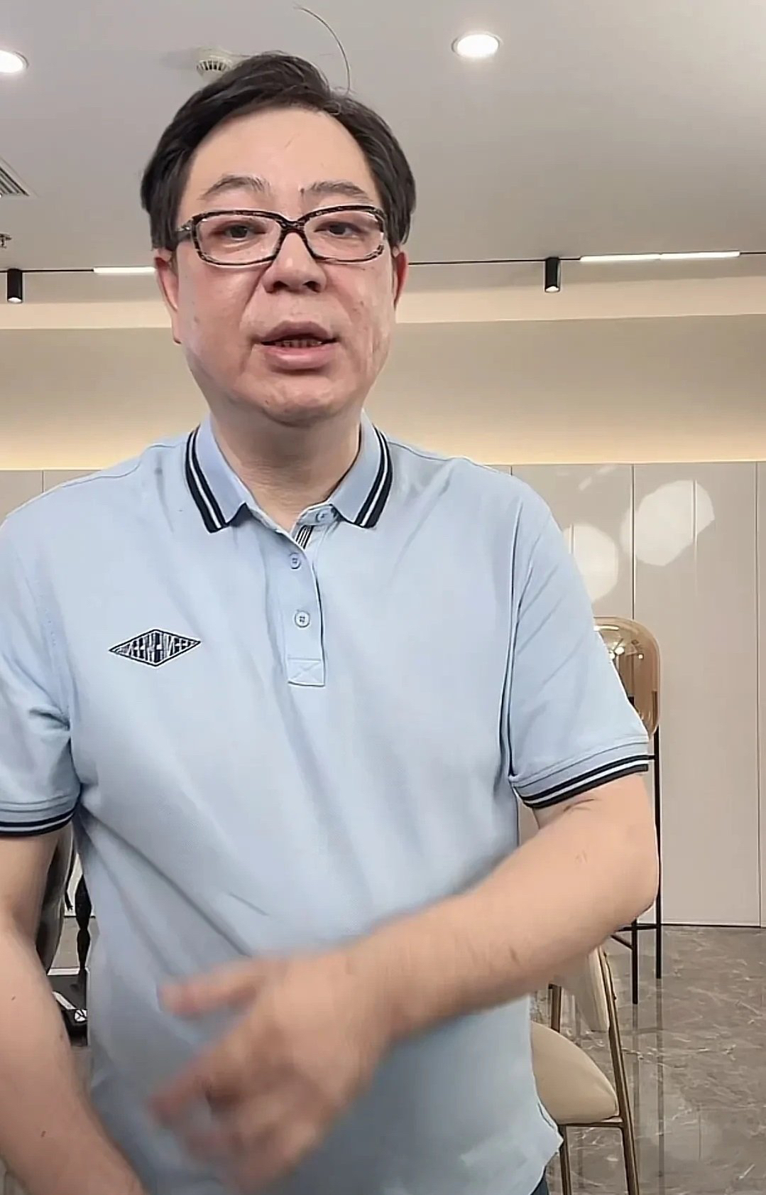 高亚麟|高亚麟深夜登热搜，曝因不识时代少年团被骂道歉，本尊疑发声回应