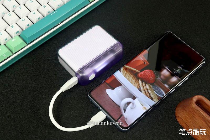 wi-fi|通勤充电无负担，小巧冰透好养眼，闪极随行移动电源体验