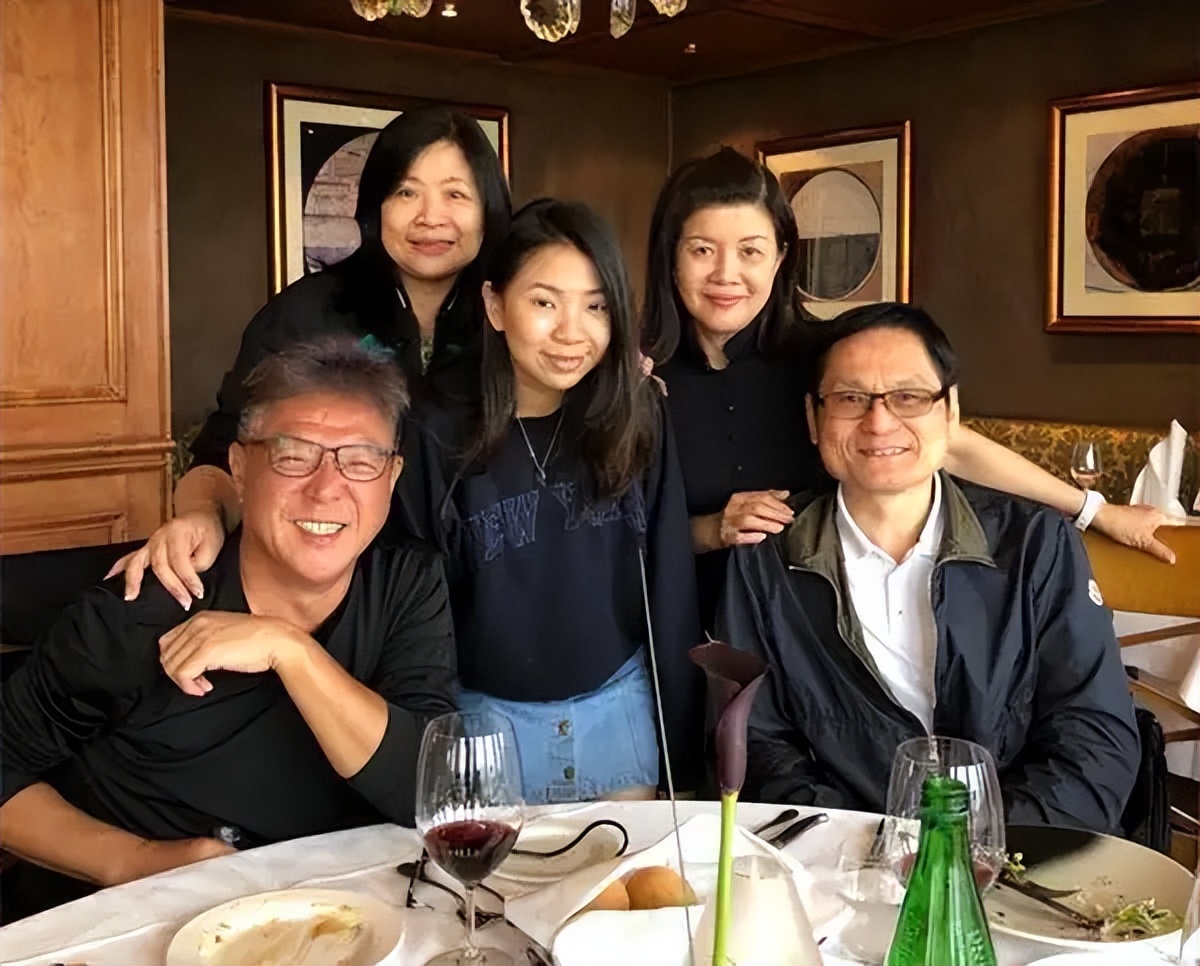 姜育恒|63岁姜育恒疑回山东老家!兴奋喝酒满脸通红,6人吃4盘菜太俭朴