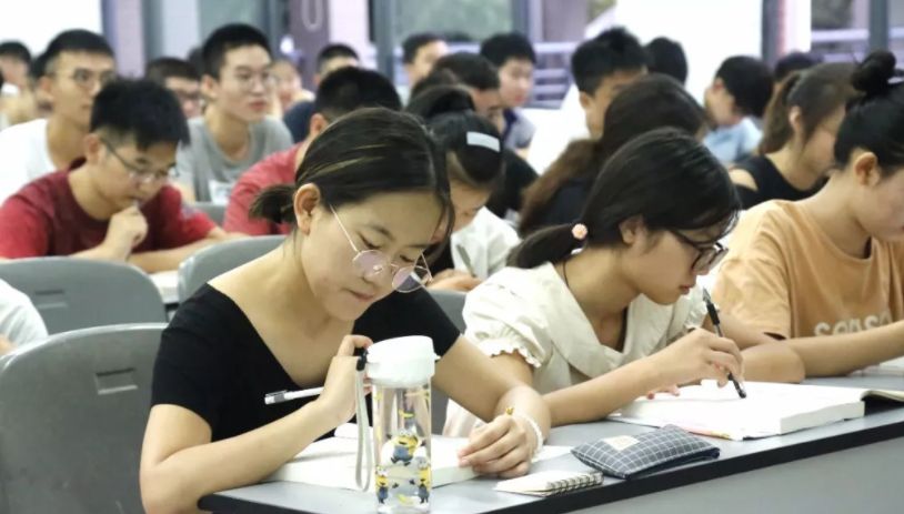 大学|大学“蹭课”会不会被老师赶走？都有什么学生“蹭课”，干货