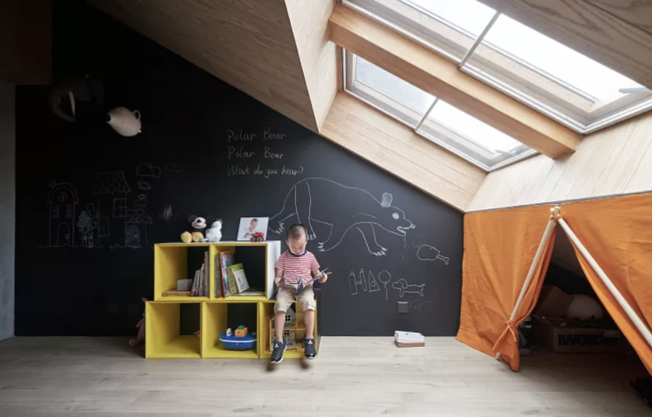 他为儿子买下“斜顶”房，装修后变阳光小豪宅，儿子很开心！晒晒