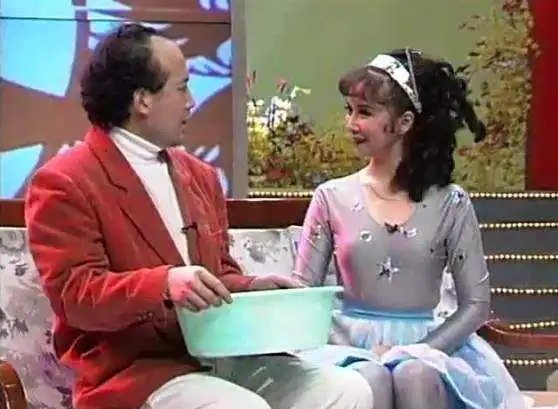 春晚|春晚小品的本质，原来就是嗑CP