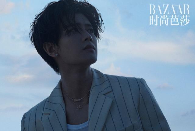 任嘉伦|任嘉伦雨后晴天时尚大片来袭,九张图五一例外好看,这张动图才绝