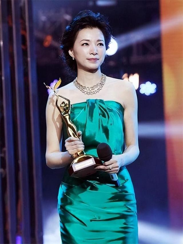 程前|前央视主持人程前:曾与董卿同居6年,50岁娶小20岁娇妻老年得子