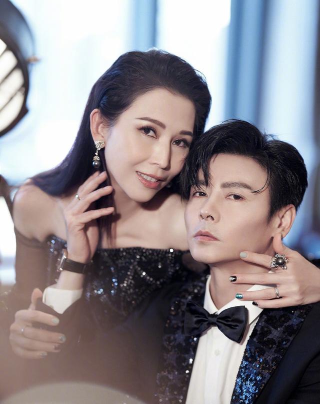 警察|蔡少芬张晋庆祝象牙婚，小儿子正脸照曝光，陈豪说想结亲家