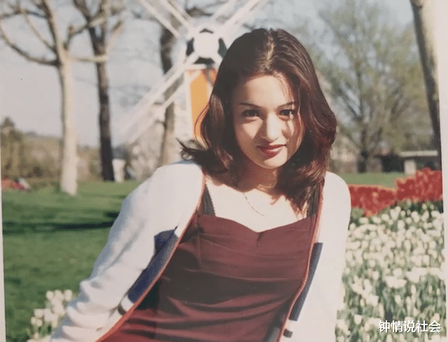 结婚照|上海一女子晒出妈妈20多年前结婚照，颜值爆表，如今模样更惊叹！