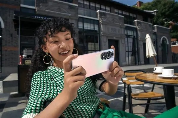 |荣耀80,推荐给喜欢拍摄Vlog视频的用户