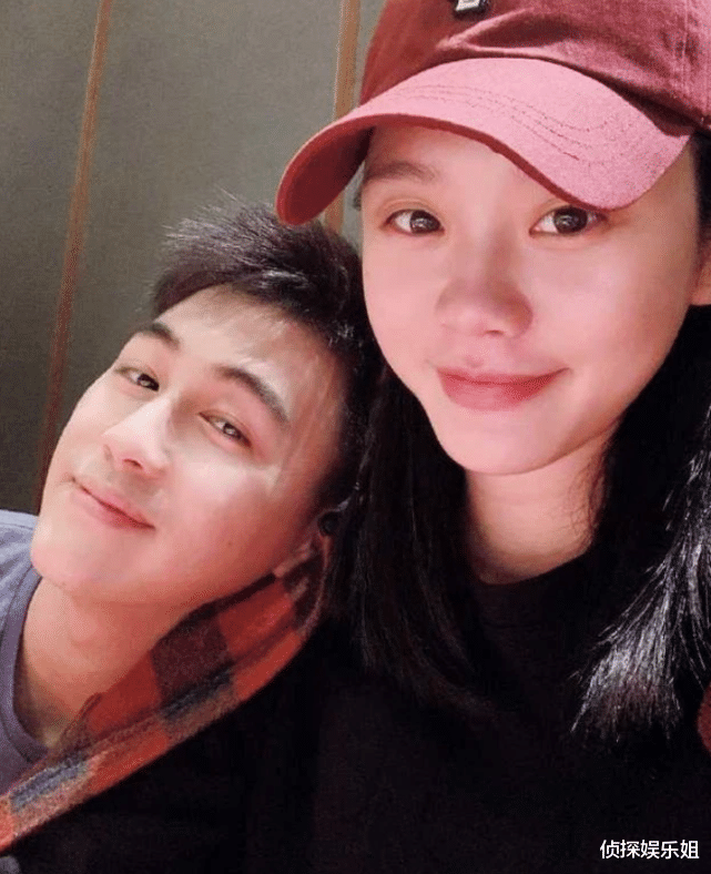 奚梦瑶|奚梦瑶罕晒一家三口秀幸福，夫妻笑容逐渐同化，儿子可爱出镜