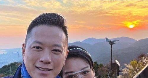 胡杏儿|胡杏儿疑怀四胎？与老公出游身形臃肿，干练短发戴发箍像孕妇