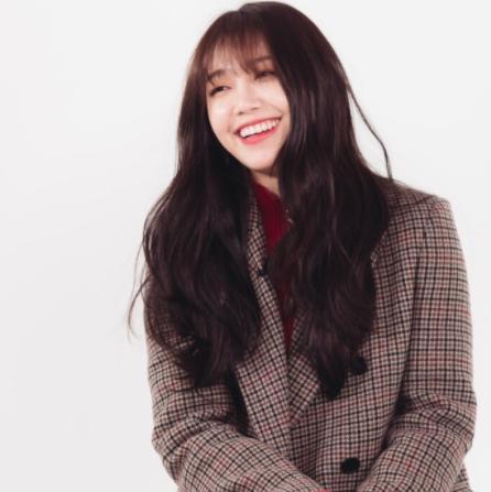 郑恩地|Apink主唱郑恩地要发新专辑，皮肤状态简直是少女！笑容超温暖