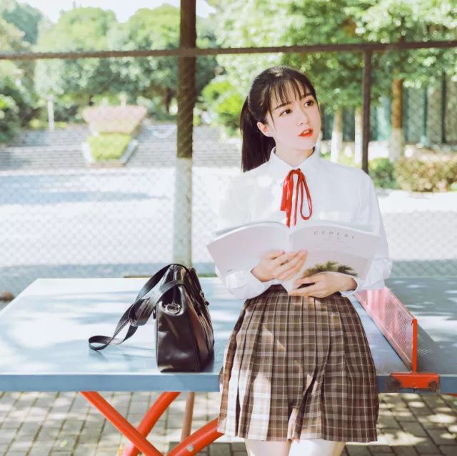 拒绝拍照尴尬，8个超实用的日常拍照技巧，get起来拍自然美照