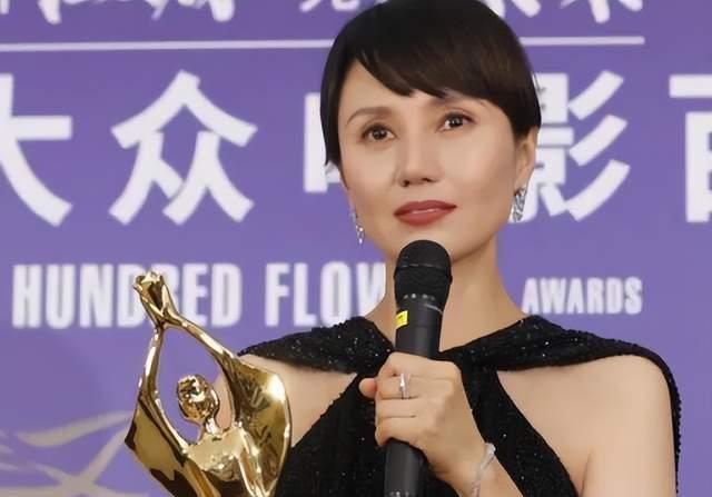 袁泉|袁泉用她的态度告诉世人，不争不抢，我也是赢家