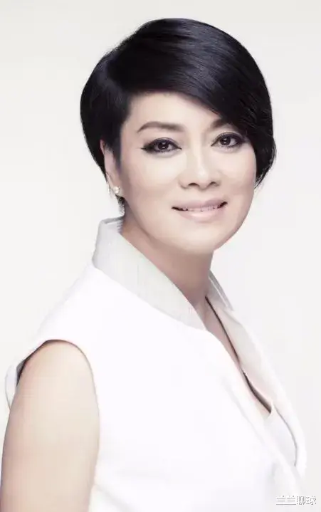 毛阿敏|身价180亿的歌坛大姐毛阿敏入住高档酒店20多天,却拿了酒店40多套洗护用品?