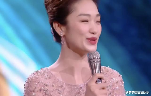 董卿|蓝羽，真的越来越有董卿“接班人”的样子了！