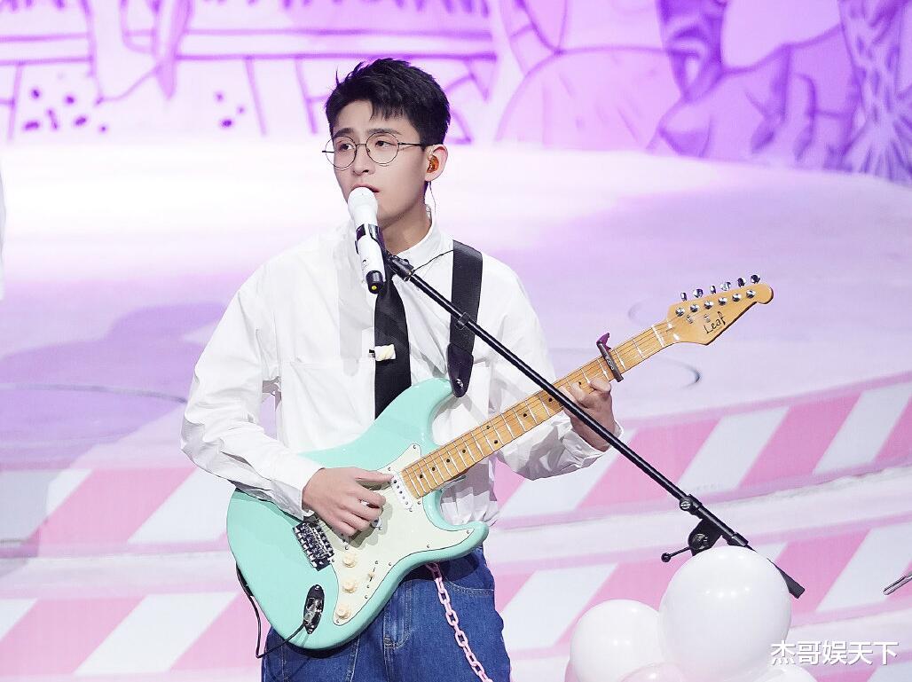 闪光的乐队|《闪光的乐队》六公:2队输在选曲,1队输在失误,只有1队意难平