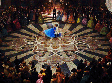 宋智雅|《灰姑娘》的变装礼服:穿上裙子要45分钟,上厕所只能用盆 。