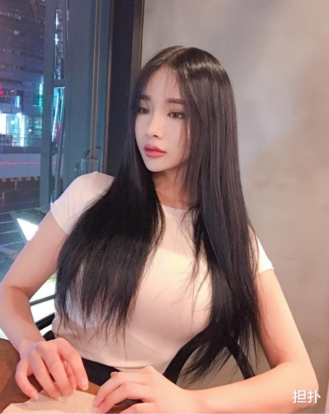 陈岚|向太陈岚下场直播，第一场就卖了3亿，广东夫妇道出直播赚钱真相