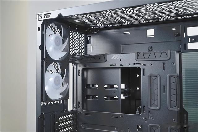 机箱|2999元!酷冷至尊超级机箱HAF 700 EVO图赏:自带显示屏