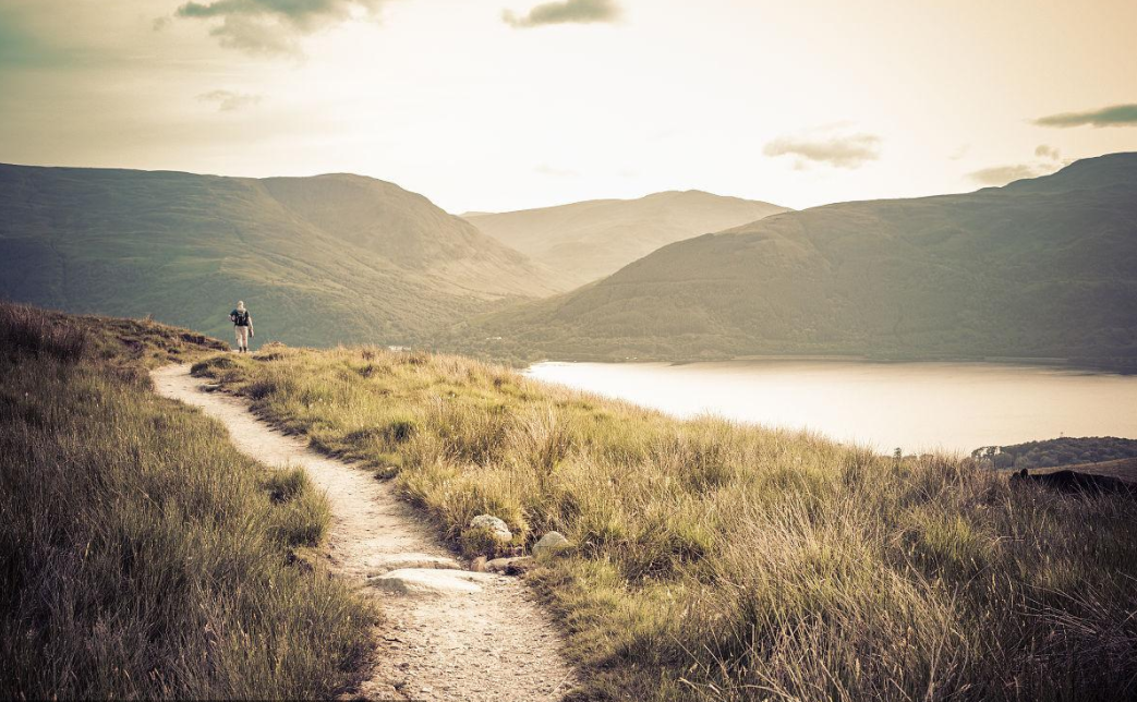徒步旅行|走，一起去户外迎着风，追光