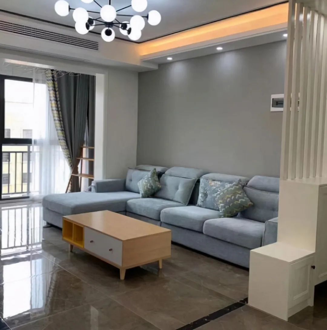 新房打扫干净真漂亮,进门客餐厅就把人给迷住了,想赶紧搬进来住