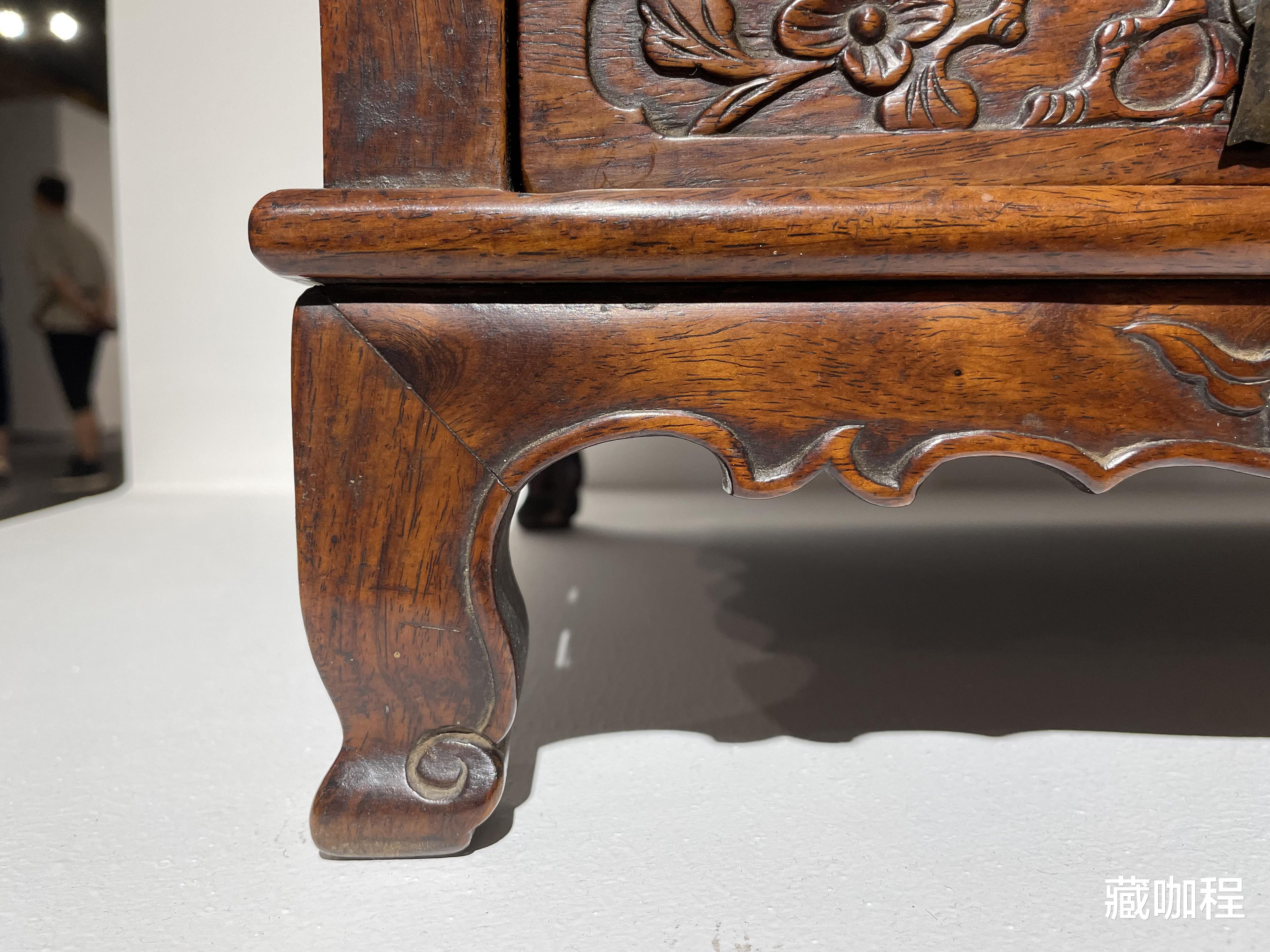 高束腰台座竖五屏风,清黄花梨镜台无底价起拍