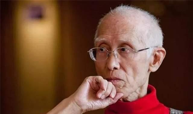 余光中|余光中：因《乡愁》被捧上神坛，晚年被人爆料曾是一个“刽子手”